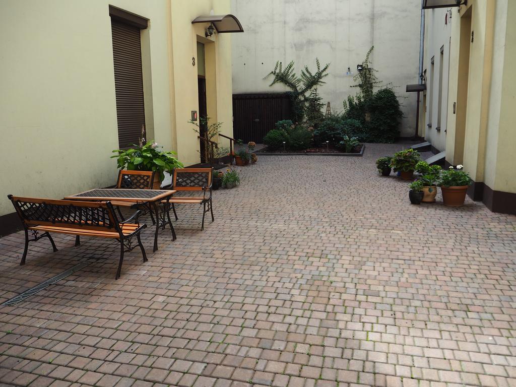 Pokoje Goscinne P.O.W. 17 Łódź Exterior foto